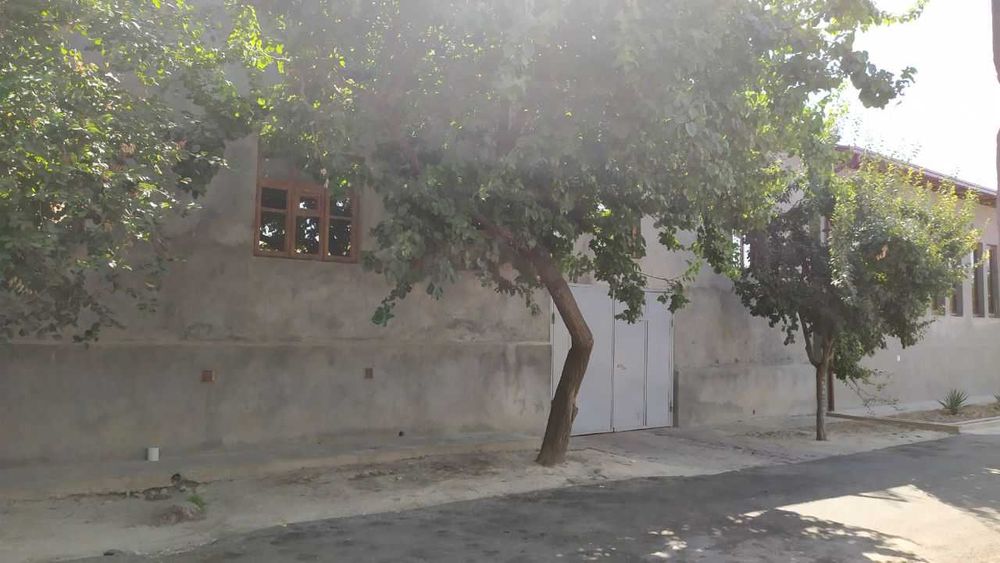 Катта  Участка ховли  сотилади. Ғишт кўприкда