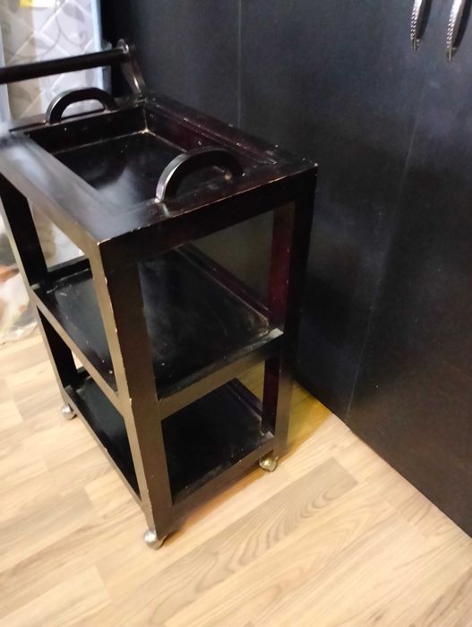 carucior pentru cabinet cosmetic