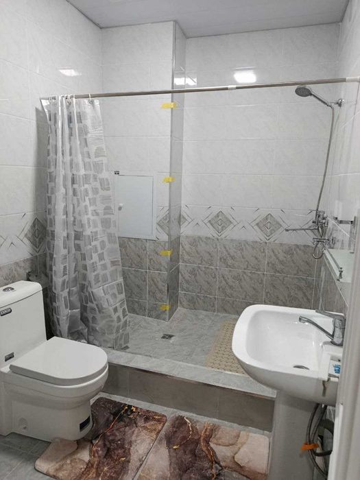 Уй сотилади.16 қаватли уйнинг 2 қаватида