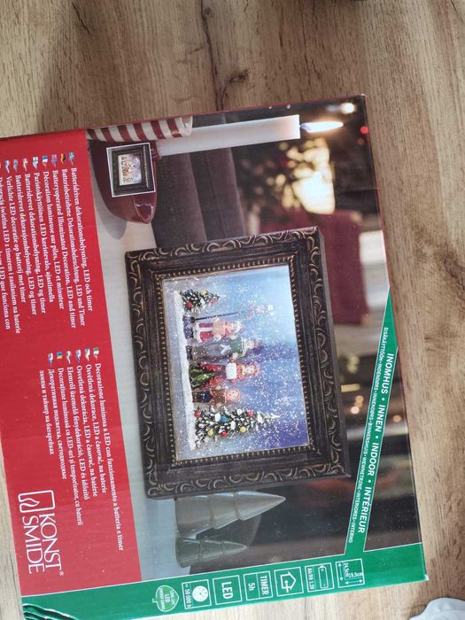 Коледна декорация Картина с LED осветление и таймер НОВО DE Семеен дар