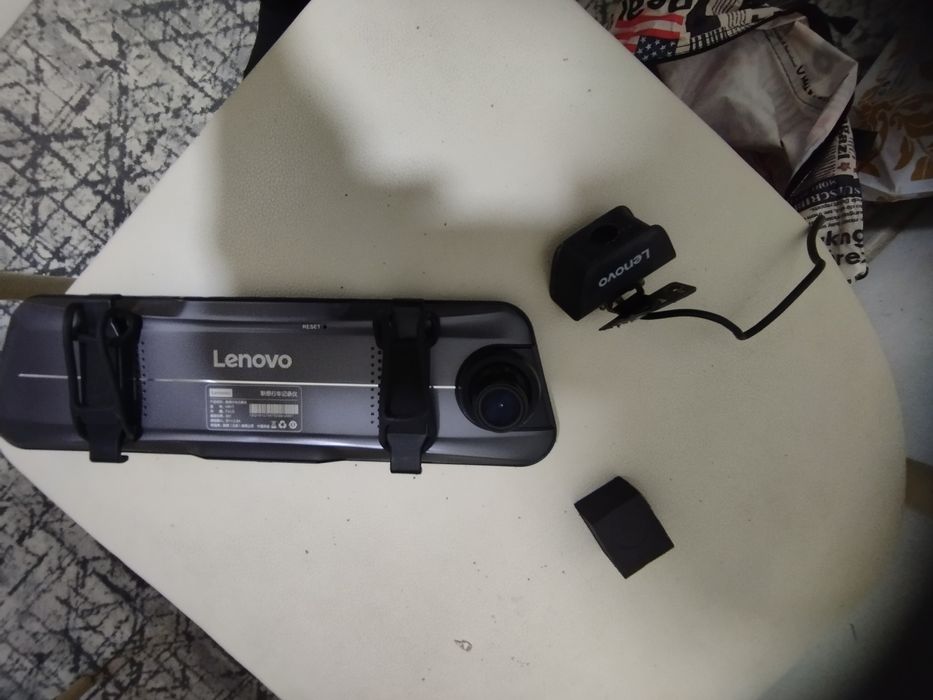 Продам видеорегистратор от Леново новые почти недавно купили