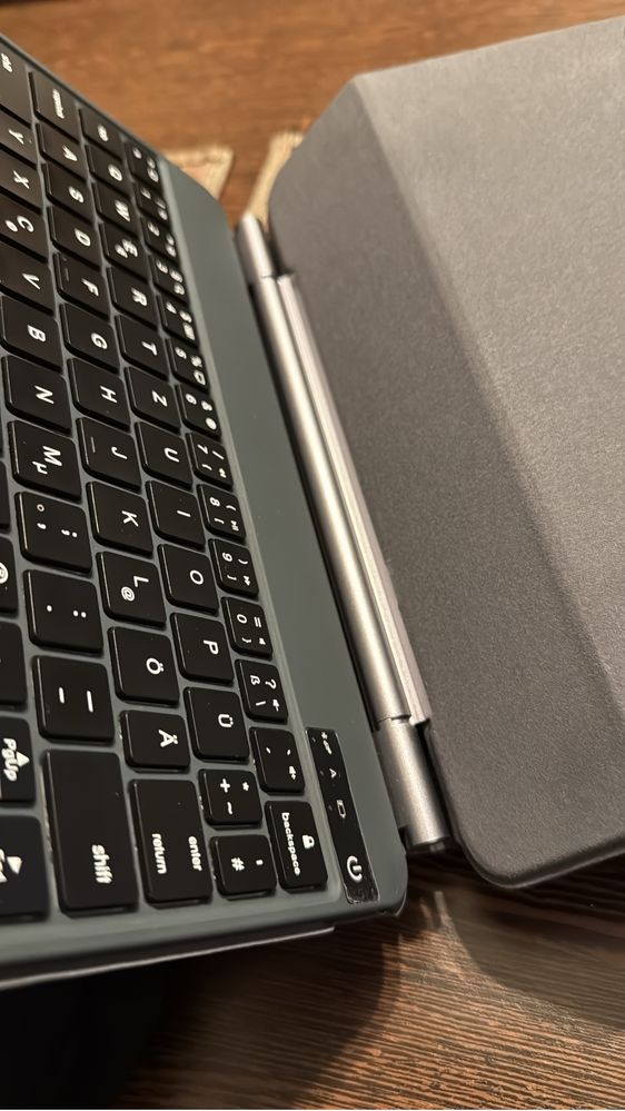 Husa cu tastatura ipad pro 11