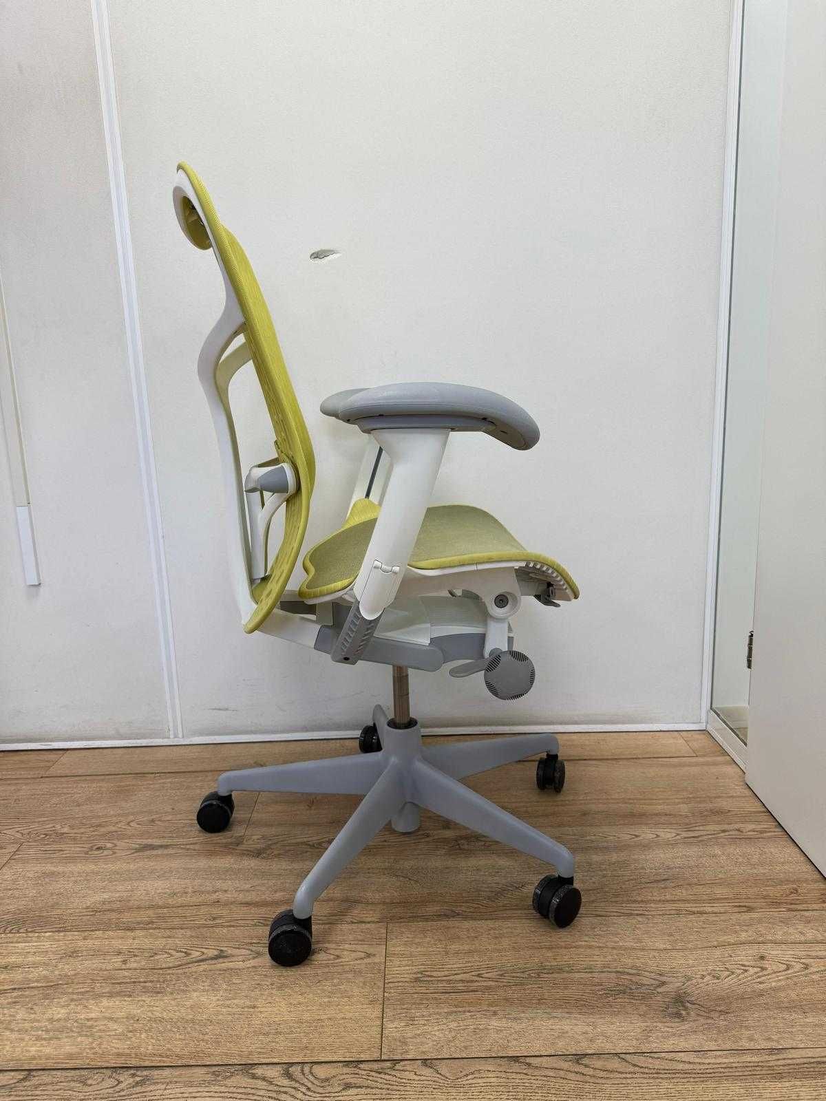Refurbished Herman Miller Mirra 2 Twilight/Studio Yellow Butterfly