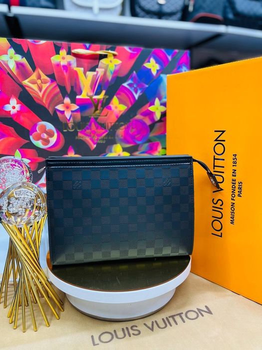 Мъжка чанта / клъч Louis Vuitton