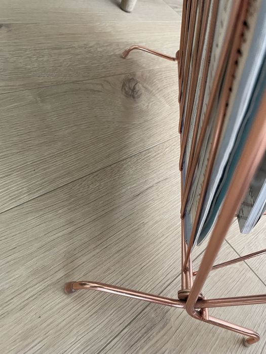 Suport de reviste de meral, Present Time Living, rose gold