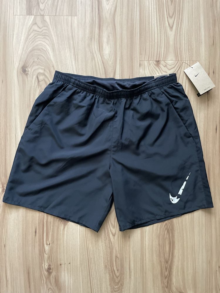 NIKE / Нови мъжки спортни къси панталони/шорти L
