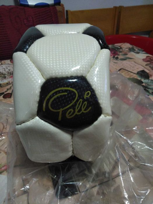 Minge de fotbal, Pele, noua