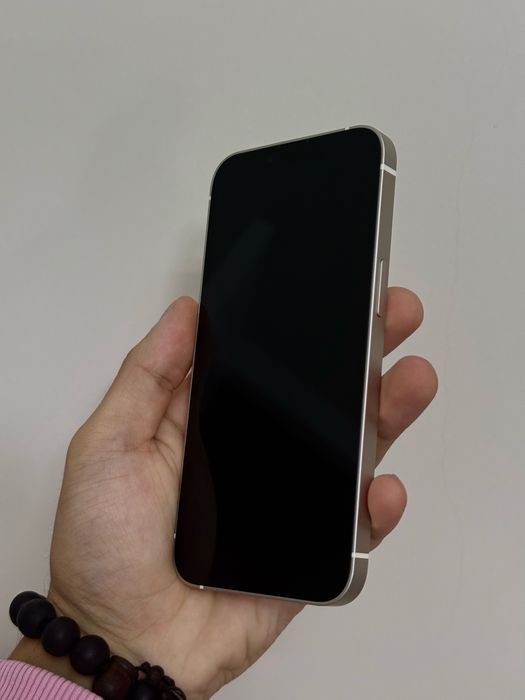 iPhone 13 в белом цвете