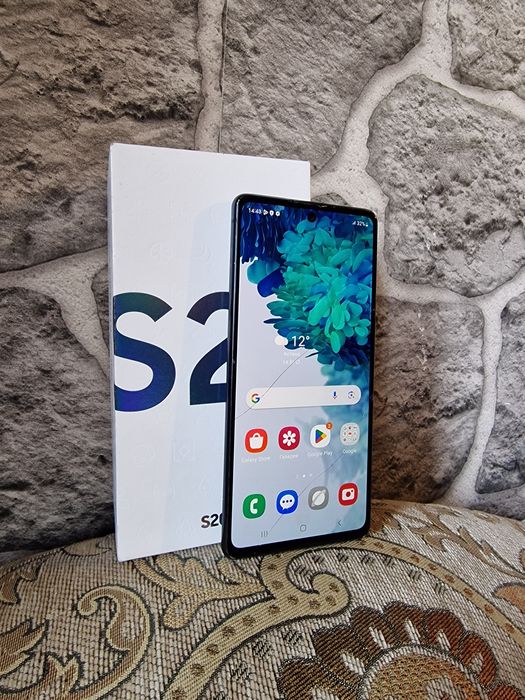 Продам Самсунг S20 FE