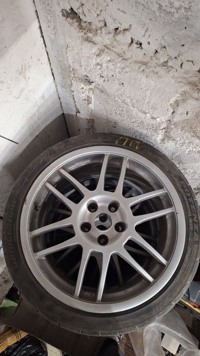 Резина Bridgestone Potenza 225/40/R18 (без дисков)