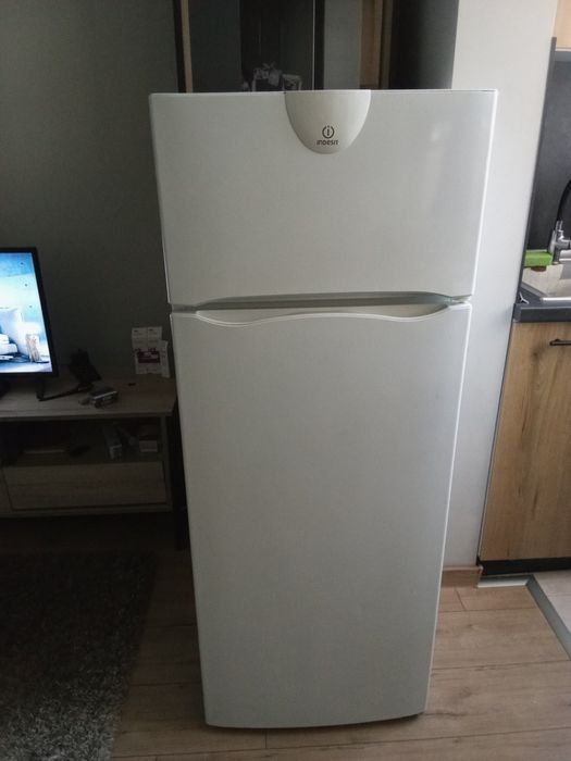 Хладилник INDESIT/запазен/