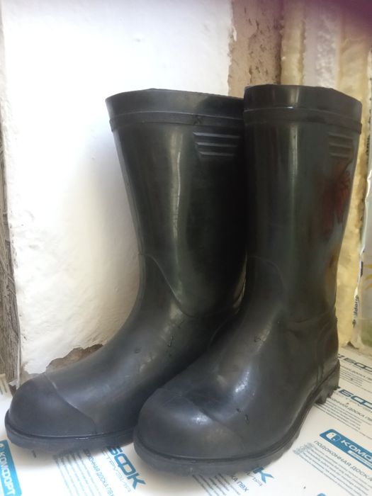 Резиновые сапоги в отличном состоянии