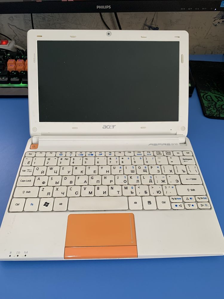 Продам нетбук acer aspire one happy 2
