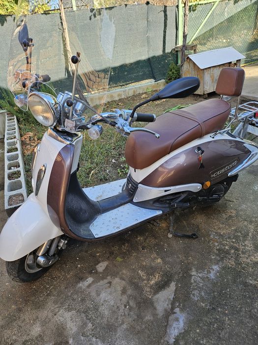 Скутер Custom 50 куб.