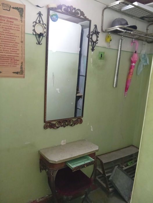 Продам зеркало комплект, мраморный столик и стульчик