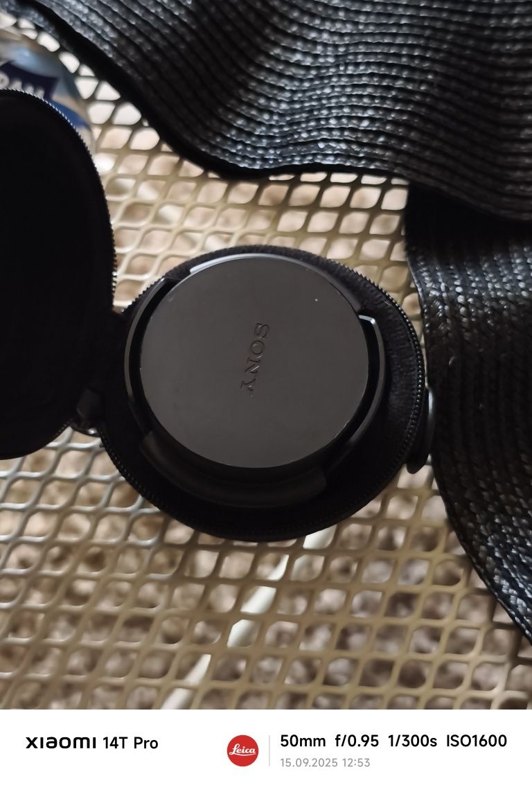 Sony 16mm f/2.8 + Ultra Wide Converter 0.75x – Перфектно състояние