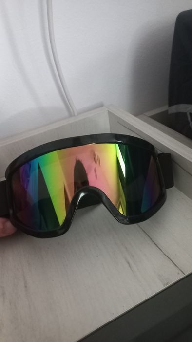 Vând ochelari ski