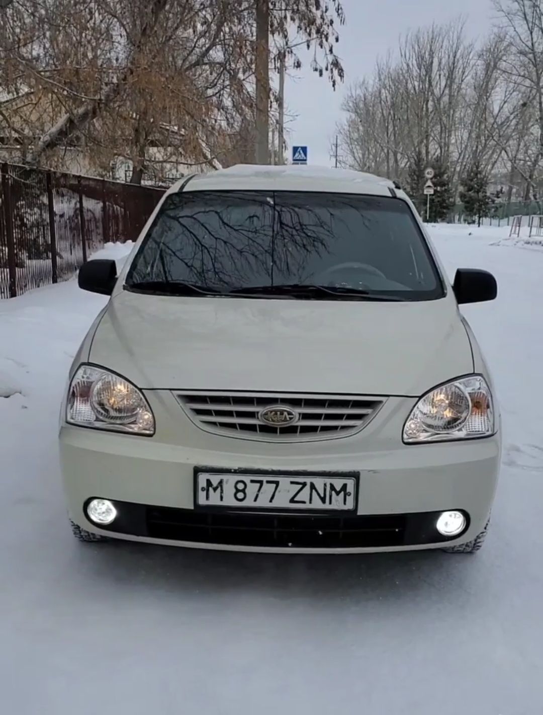 Продам Kia Carens LX