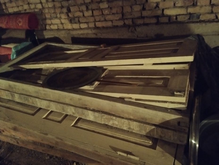 Продам двери из дерева