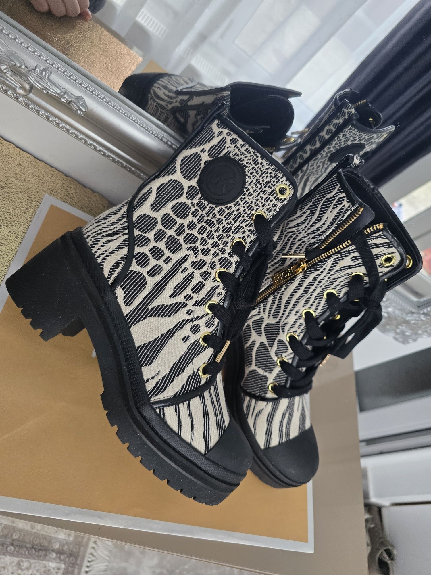 Ghete primavara textil Michael Kors