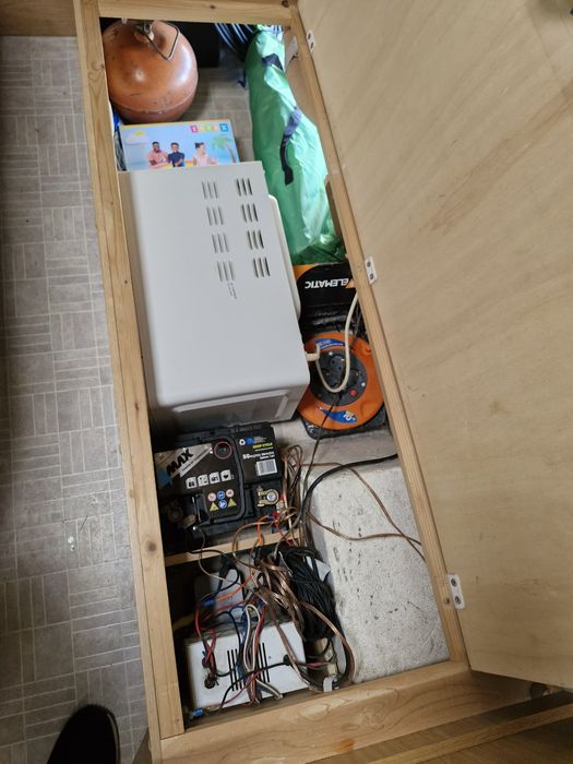 Каравана Chateau + форселт, 12/220в. Газ