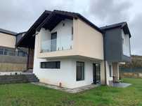 Casa de închiriat 3 dormitoare, 120 mp, comuna Livezeni Mures