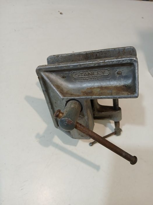 Продавам менгеме