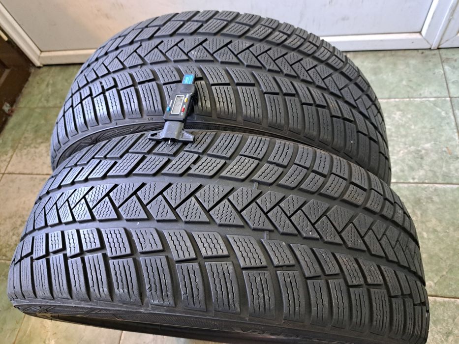 2 anvelope 235/45 R20 Vredestein