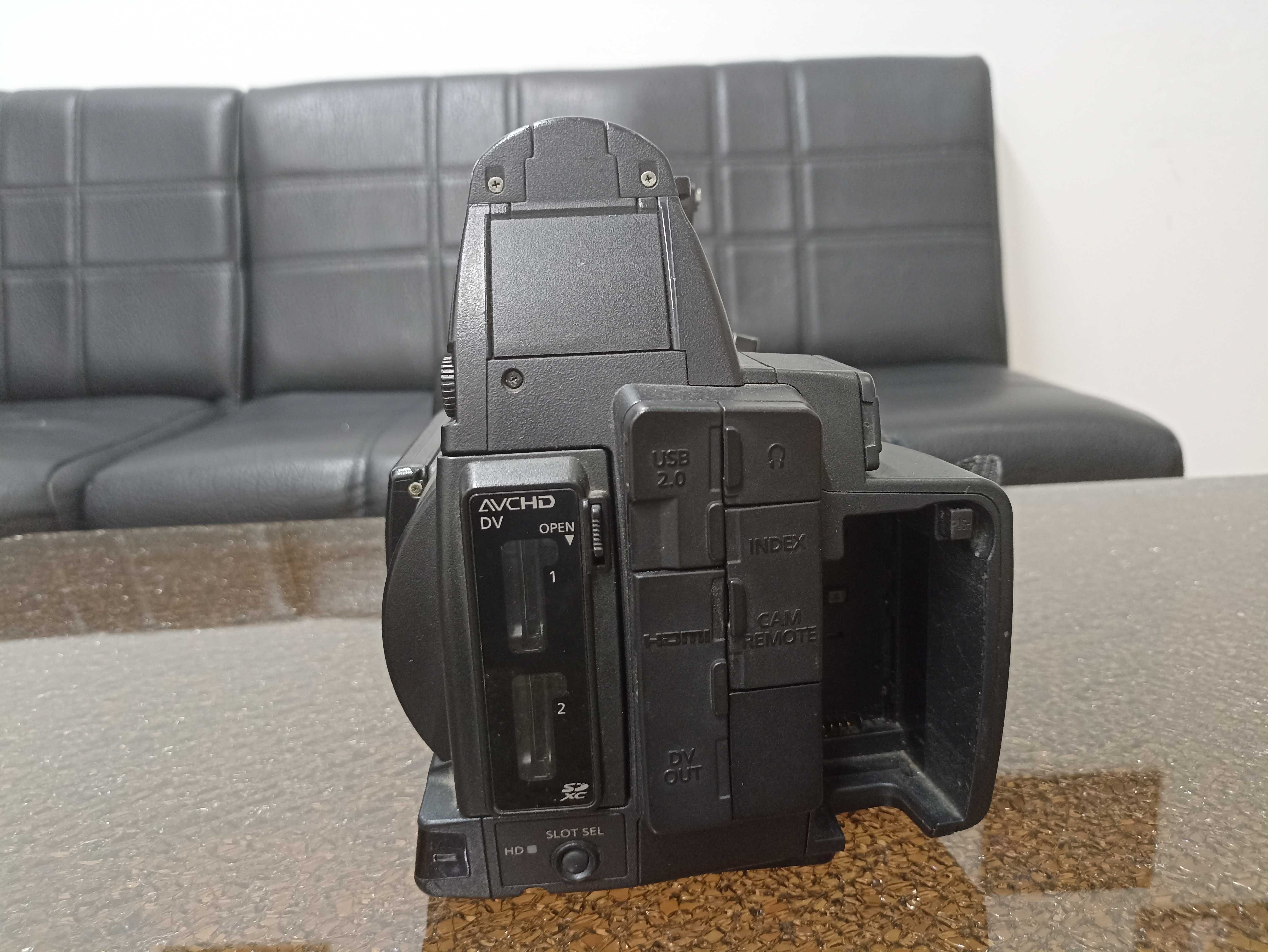 Видеокамера Panasonic AG-AC 120