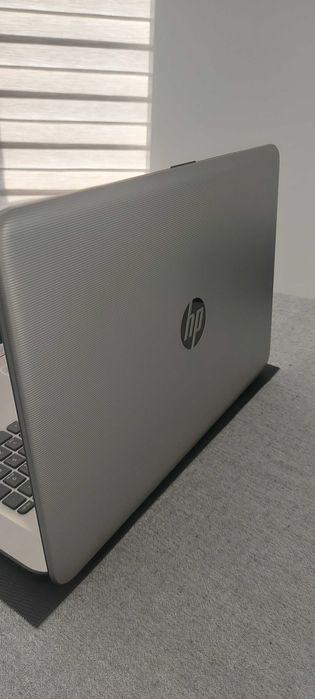 Laptop HP 17.3 "