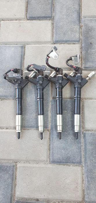 Set injectoare injector rampa injectoare chit injectie pompa inalta grup diferential spate etrier etriere stanga dreapta fata spate airbag volan Lexus is220 motor 2.2d 177 cp D-CAT an 2007 Toyota Rav 4 Corolla Avensis dezmembrez dezmembrari piese auto