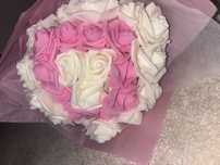 Buchet 25 de trandafiri alb cu roz