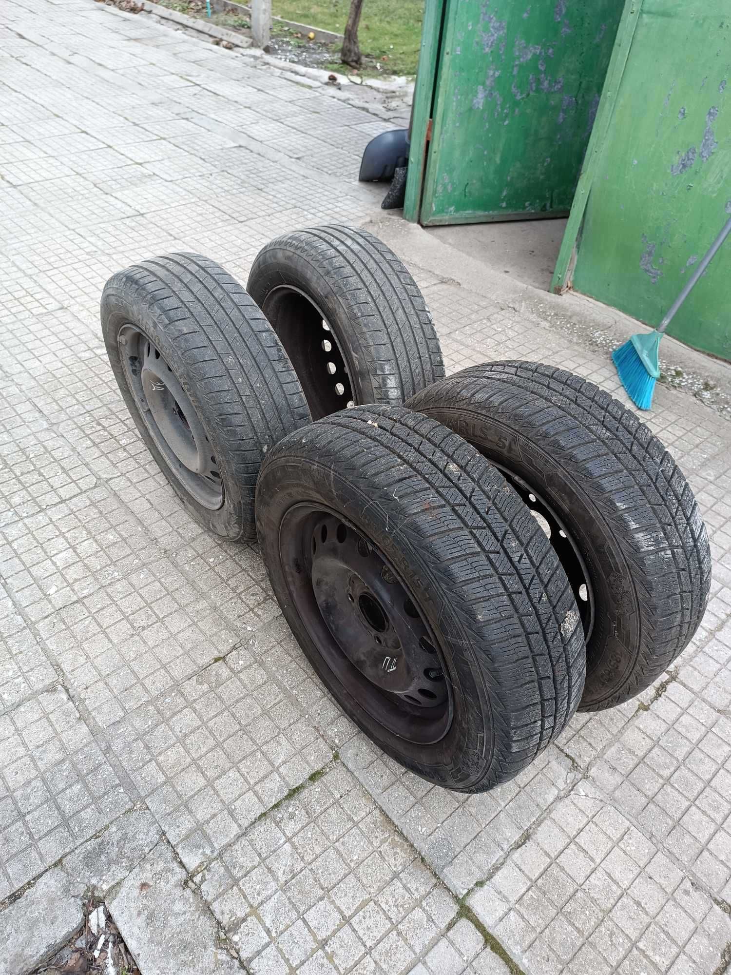 Гуми 4броя 15 цола  185/65 R15 +4 джанти