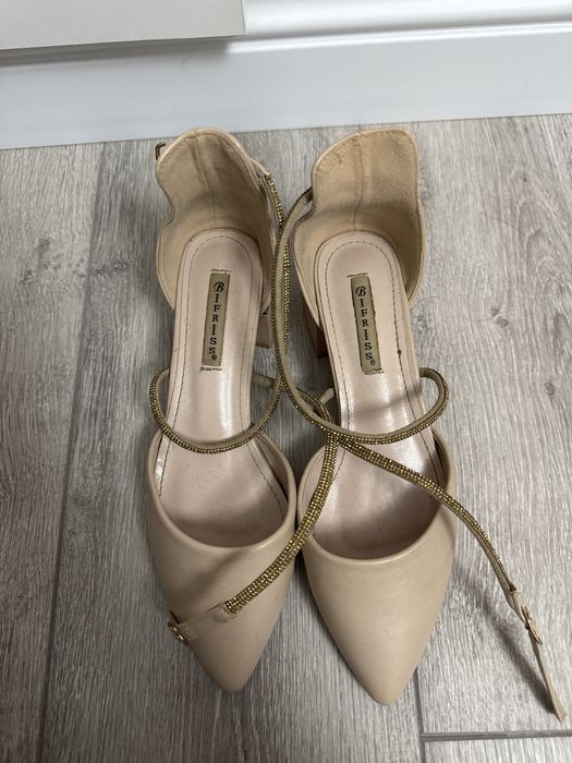 Бежевые туфли Bifriss, отличное состояние