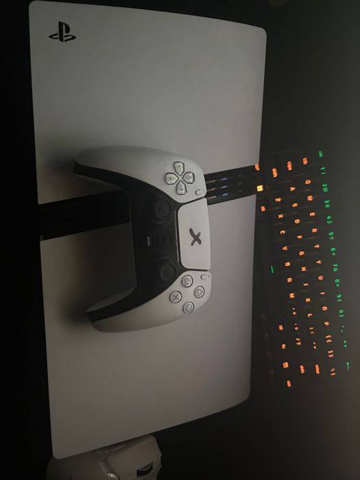 Ps5 pro  2 tb на 7 месеца