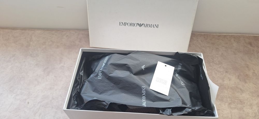 Emporio Armani, Нови обувки - пантофки, р-р EU 38, естествена кожа