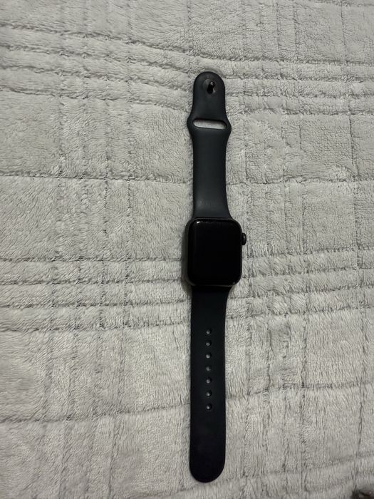 Apple Watch SE 40mm Space Gray+зарядно