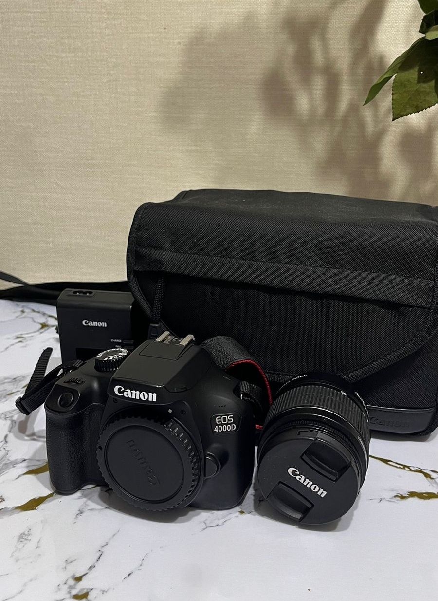 Фотокамера Canon EOS 4000D