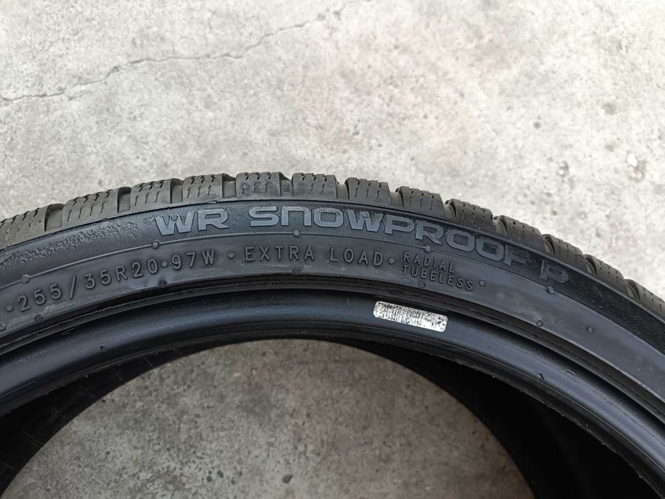 O anvelopa de iarna 255 35 20 nokian wr snowproof p 7 mm