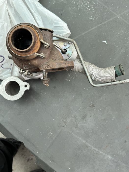 турбо 60000 км Пежо 208 2016година 1.6 HDI