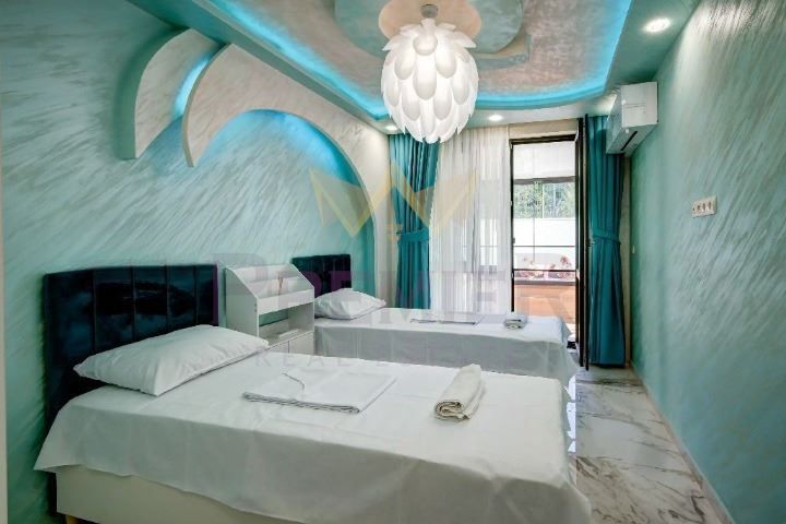 3-стаен в Варна-Галата площ 150 цена 2500