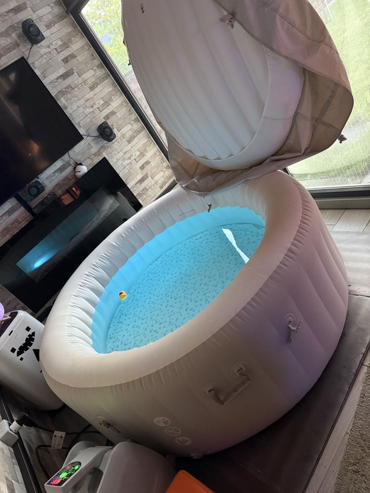Vand jacuzzi 180cm folosit 1 an
