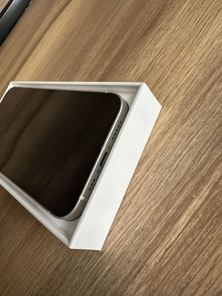 Телефон Iphone 12