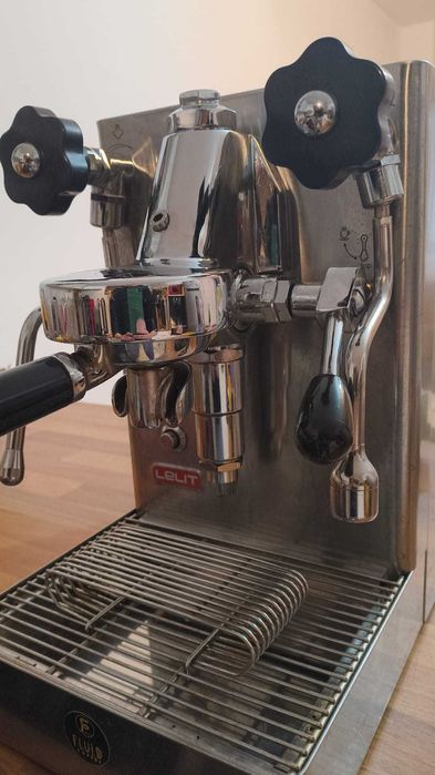 Vand Lelit Mara X PL62X (Grup E61 / HX) - Utilizare 2 Cafele/Zi