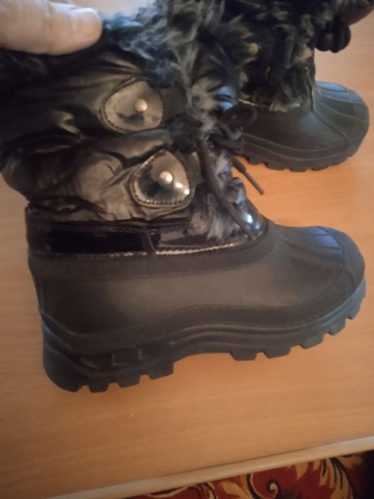 Продам детские сапоги