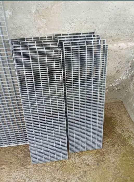 trepte zincate la orice dimensiune pentru scări metalice facem la dim