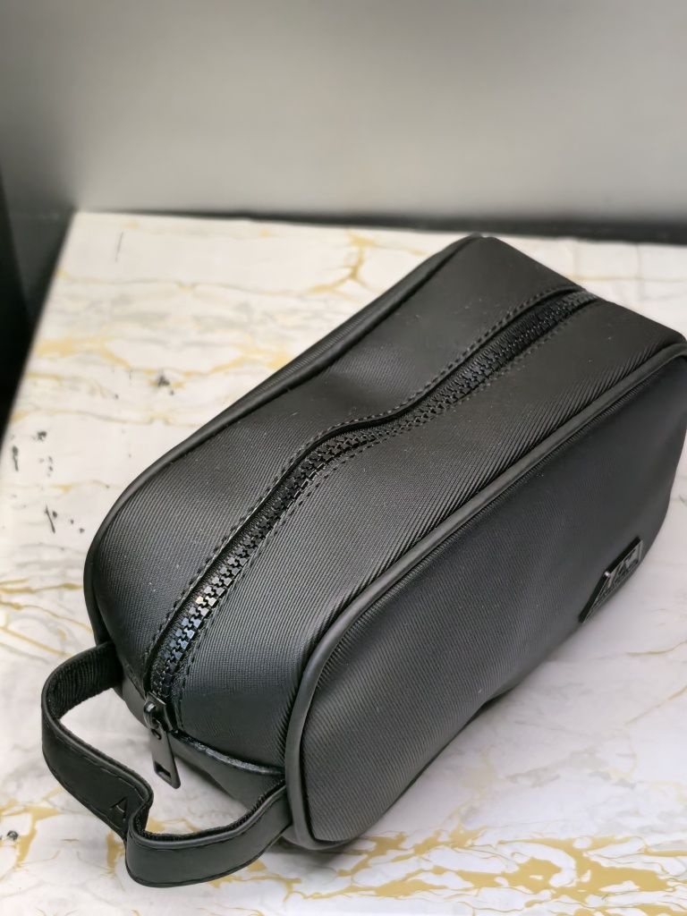 Emporio Armani чанта тип несесер