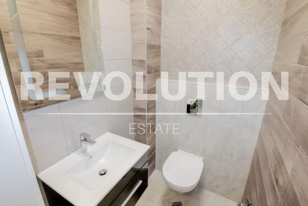 Дава се под наем Тристаен апартамент в Варна, Бриз - 95 кв.м за 1100 € - Снимка #7