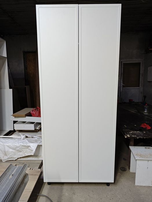 Шкаф 2х дверный.