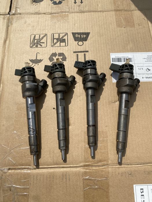 Injectoare  BMW 2.0D seria 3 F30 F35 Pret 400 lei bucata